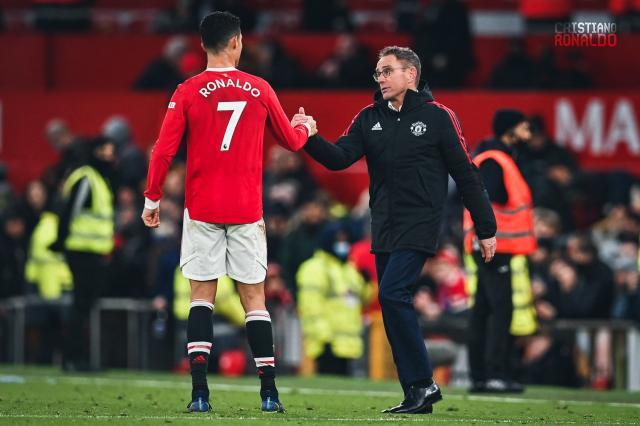 世界杯手机高清观看软件-曼联高位逼抢问题②：进攻缺乏纵深，逼抢事倍功半！