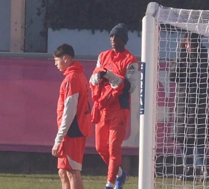 世界杯官网直播软件下载入口-图片报：雅克松参加了拜仁合练，有望进入对阵奥格斯堡的名单