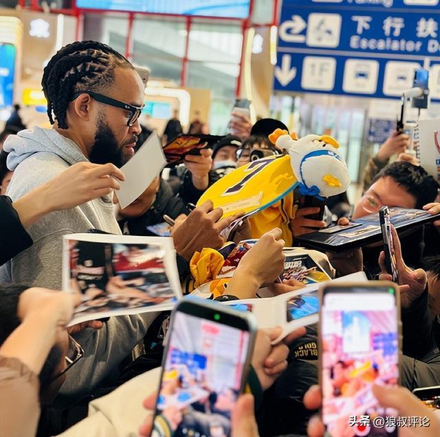 世界杯比赛直播地址-麦基：中国球迷为我疯狂 向他们表达爱意 会为北京男篮赢下很多比赛