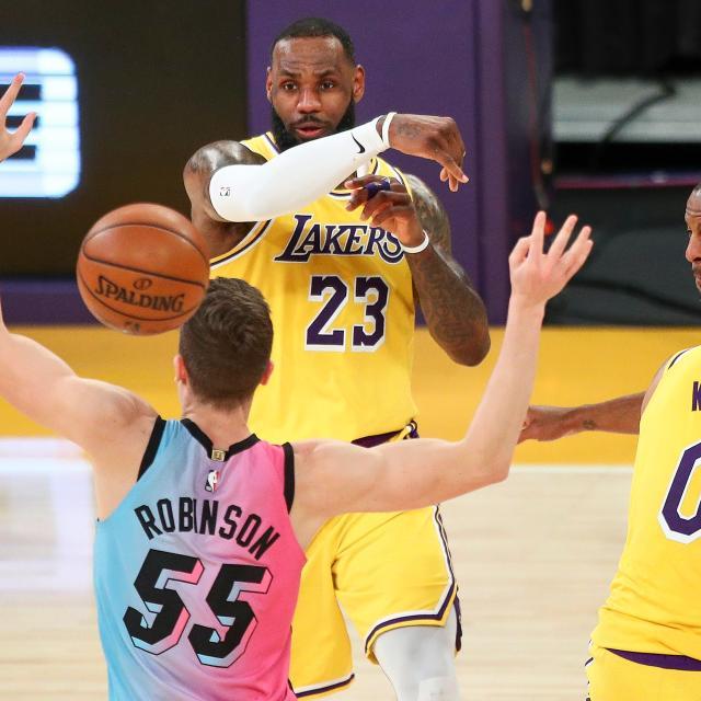 世界杯手机高清观看软件-独木难支詹姆斯迎接新挑战：到了我再次调整的时候